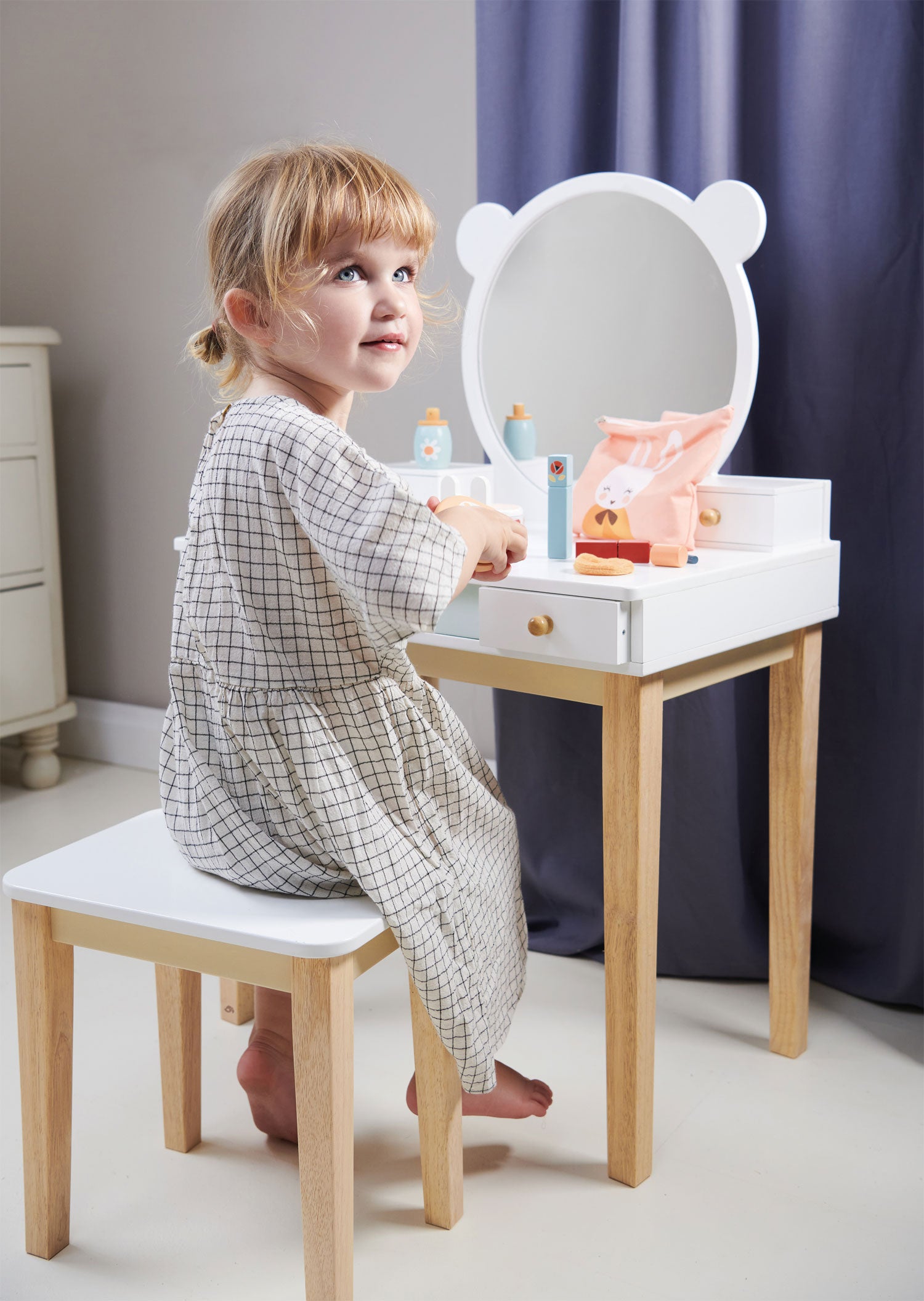 Keezi Kids Vanity Dressing Table Stool Set Mirror Drawer Children Makeup  Pink | BIG W